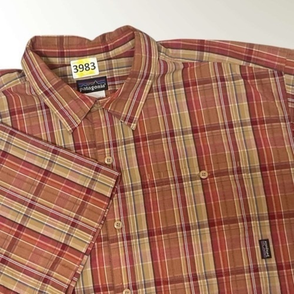VTG‎ Patagonia Short Sleeve Button Up Shirt Men L Thailand Polyester/Cotton